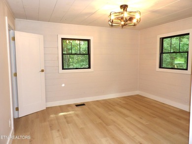 Timeless cabin charm meets today's modern comforts! This - photo 11
