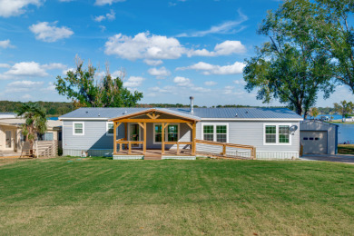 Lake Home For Sale in Frankston, Texas