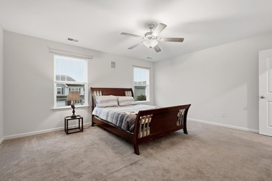 Welcome to this beautifully maintained 5-bedroom, 3.5-bath home - photo 23