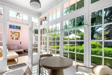 Designed by renowned architect Dudley Newton, this extraordinary - photo 23
