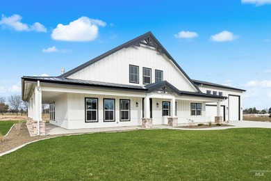 Located in Waterbrook Farms, a boutique community of just 26 - photo 4