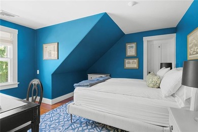 Designed by renowned architect Dudley Newton, this extraordinary - photo 29