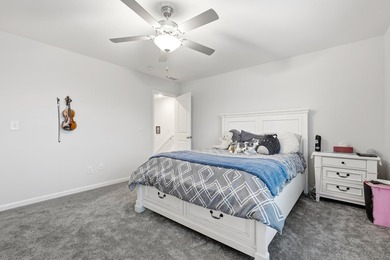 Welcome to this beautifully maintained 5-bedroom, 3.5-bath home - photo 30
