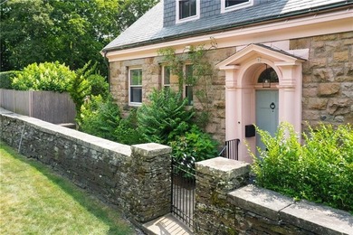 Designed by renowned architect Dudley Newton, this extraordinary - photo 30
