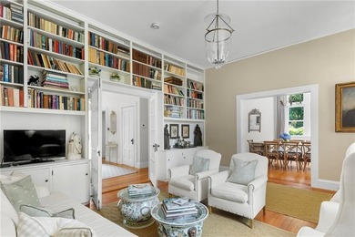 Designed by renowned architect Dudley Newton, this extraordinary - photo 31