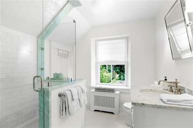 Designed by renowned architect Dudley Newton, this extraordinary - photo 40