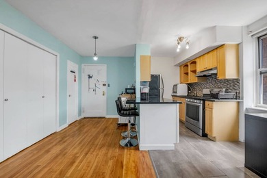 Welcome to this beautifully maintained 1 Bedroom Co-op in the - photo 3