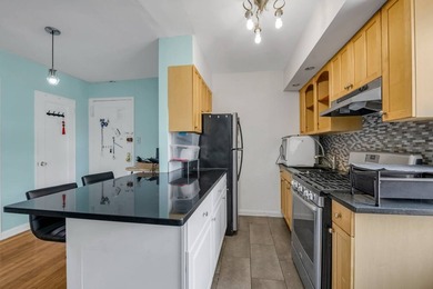 Welcome to this beautifully maintained 1 Bedroom Co-op in the - photo 4