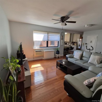 Beautifully updated 2-bedroom, 1-bath brigh unit in the - photo 4
