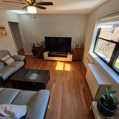 Beautifully updated 2-bedroom, 1-bath brigh unit in the - photo 5