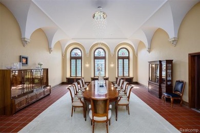 Built in 1927 during Detroit's Golden Age, 189 Cloverly reflects - photo 15