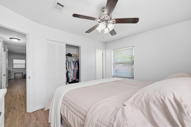 Who says you can't have it all? This 3-bedroom, 2-bath charmer - photo 17