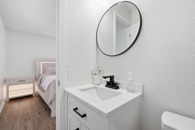 Who says you can't have it all? This 3-bedroom, 2-bath charmer - photo 20
