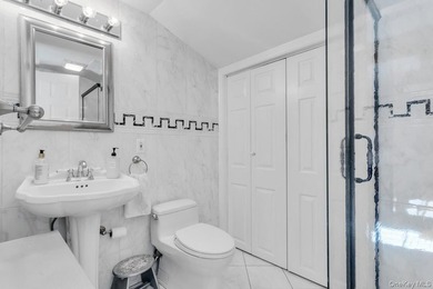 Merrick Woods 3BR/2Bath Classic Colonial, Basement and 1 Car - photo 20
