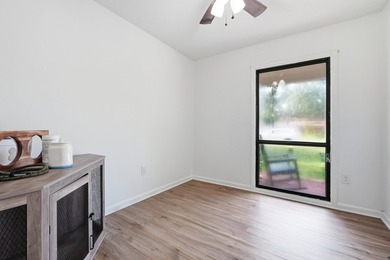 Who says you can't have it all? This 3-bedroom, 2-bath charmer - photo 27
