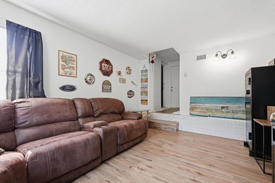 Who says you can't have it all? This 3-bedroom, 2-bath charmer - photo 30