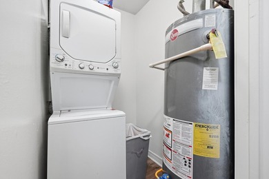 Who says you can't have it all? This 3-bedroom, 2-bath charmer - photo 32