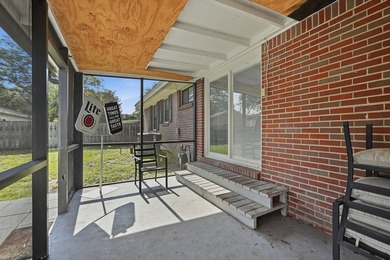 Who says you can't have it all? This 3-bedroom, 2-bath charmer - photo 34