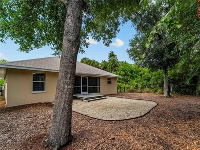 Welcome to this beautifully maintained, turnkey-furnished - photo 38
