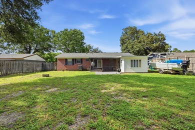 Who says you can't have it all? This 3-bedroom, 2-bath charmer - photo 39