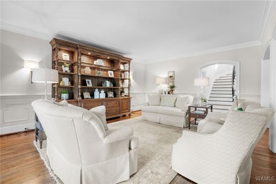 Exceptional two-story home with a fully finished basement - photo 9