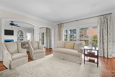 Exceptional two-story home with a fully finished basement - photo 10