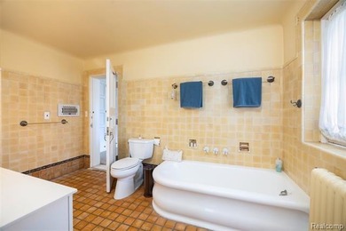 Built in 1927 during Detroit's Golden Age, 189 Cloverly reflects - photo 42