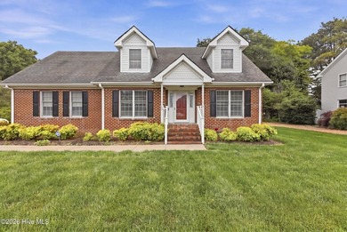 Welcome Home to this charming and meticulously maintained cape - photo 3