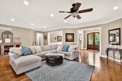 Beautiful and spacious 4-bedroom, 4-bath, custom built home - photo 12