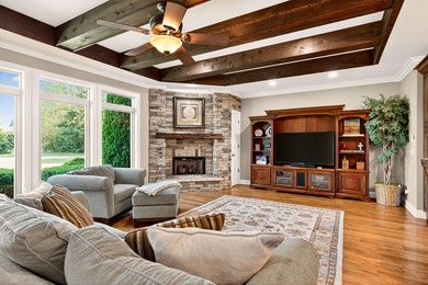 Beautiful and spacious 4-bedroom, 4-bath, custom built home - photo 14