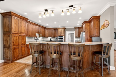 Beautiful and spacious 4-bedroom, 4-bath, custom built home - photo 18
