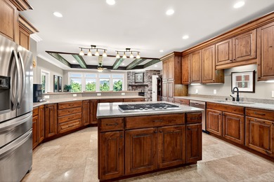 Beautiful and spacious 4-bedroom, 4-bath, custom built home - photo 20