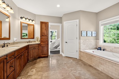 Beautiful and spacious 4-bedroom, 4-bath, custom built home - photo 30