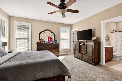 Beautiful and spacious 4-bedroom, 4-bath, custom built home - photo 35