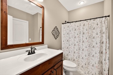Beautiful and spacious 4-bedroom, 4-bath, custom built home - photo 36