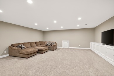 Beautiful and spacious 4-bedroom, 4-bath, custom built home - photo 42
