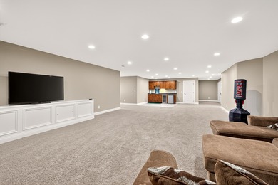 Beautiful and spacious 4-bedroom, 4-bath, custom built home - photo 43