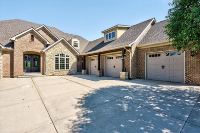 Beautiful and spacious 4-bedroom, 4-bath, custom built home - photo 59
