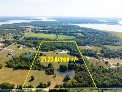 Mark Twain Lake Home For Sale in Stoutsville Missouri