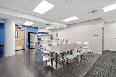 Welcome home to this stunning, bright, open-concept one-bedroom - photo 16