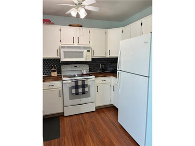 A great Town Home at a Great Price! 2 beds, 2 1/2 baths. Lower - photo 16