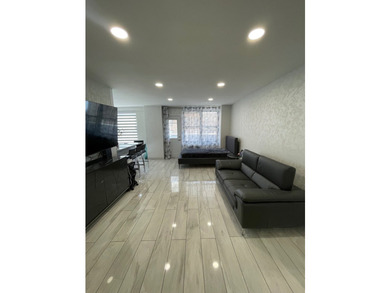 Beautiful LShape Studio with separate kitchen with window - photo 8