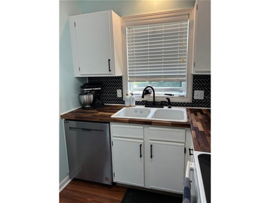 A great Town Home at a Great Price! 2 beds, 2 1/2 baths. Lower - photo 18