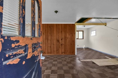 Here is your rare opportunity to own a lake cottage! This - photo 2