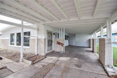Central location and good schools. This Pretty 3 bedroom, 2 bath - photo 5