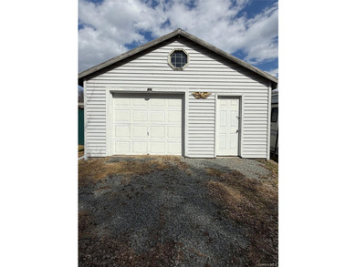 This Spectacular, fully renovated mobile home (2024) set on its - photo 10