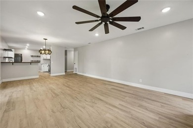 Discover your new home! This beautifully remodeled 2-bedroom - photo 11