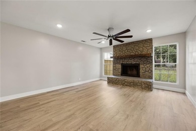 Discover your new home! This beautifully remodeled 2-bedroom - photo 12