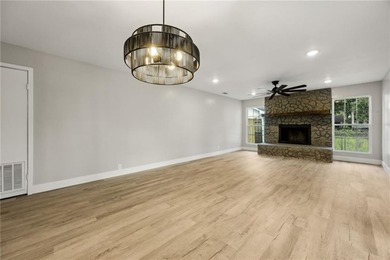 Discover your new home! This beautifully remodeled 2-bedroom - photo 13