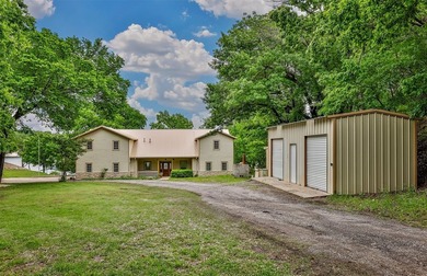 Exceptional Moss Lake retreat offering highly sought-after - photo 13